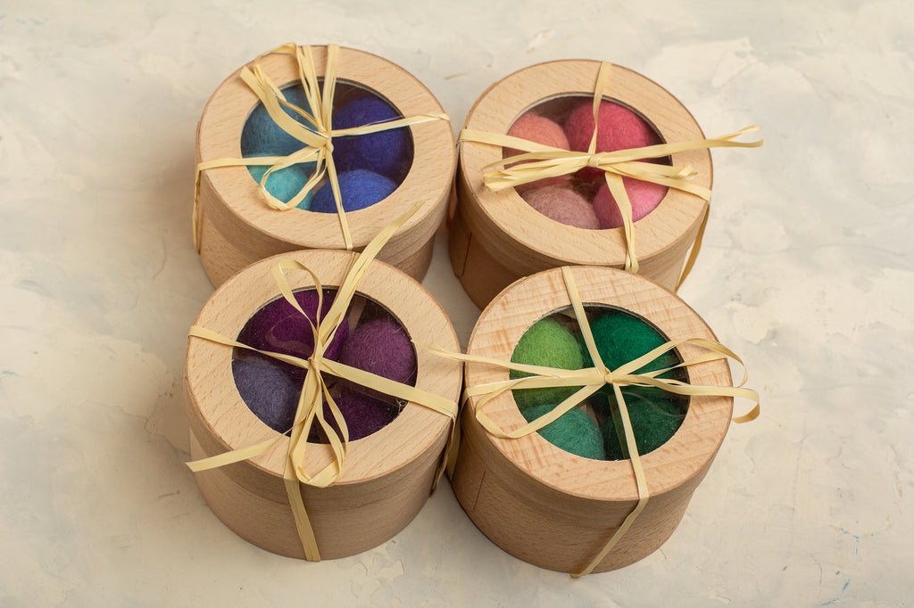Forest Depth - Cat Toy Set with 4 Wool Balls and Catnip