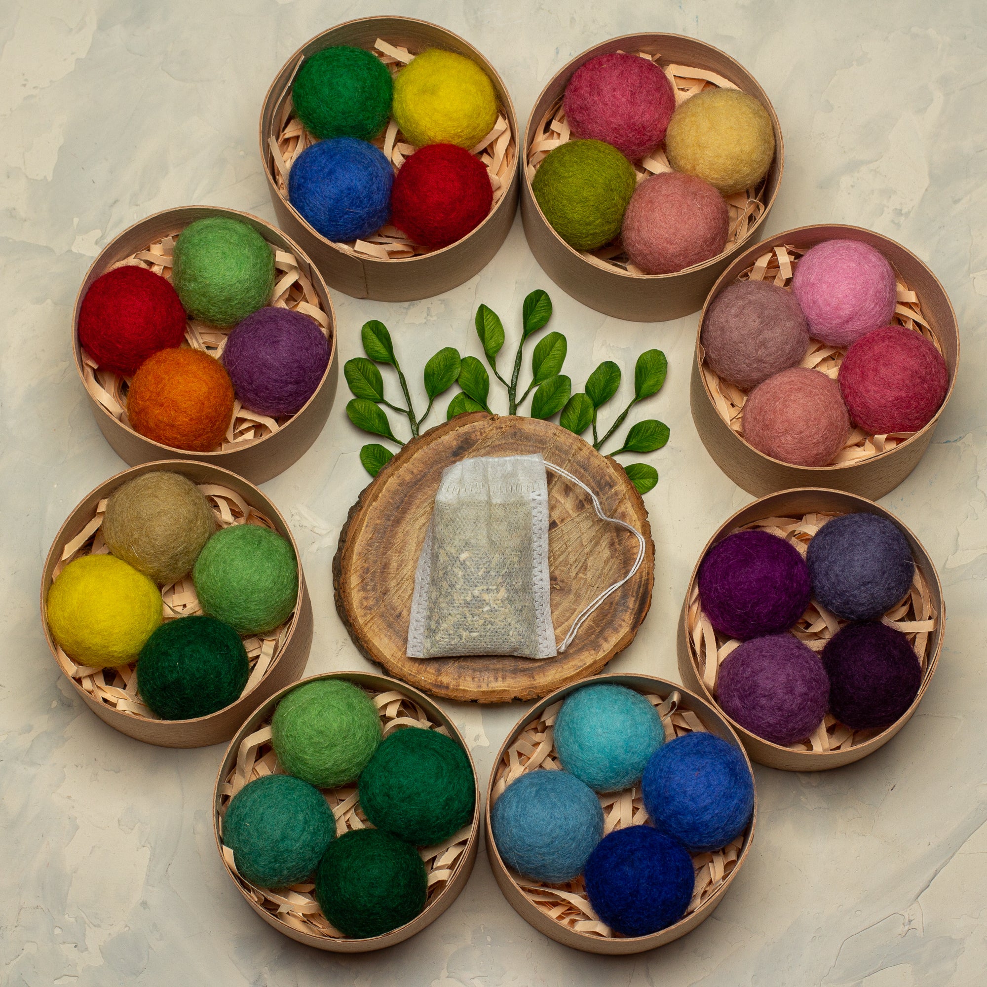 Forest Depth - Cat Toy Set with 4 Wool Balls and Catnip