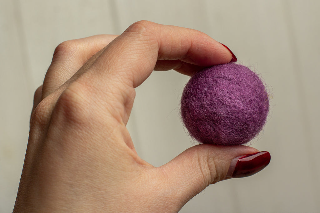 Forest Depth - Cat Toy Set with 4 Wool Balls and Catnip