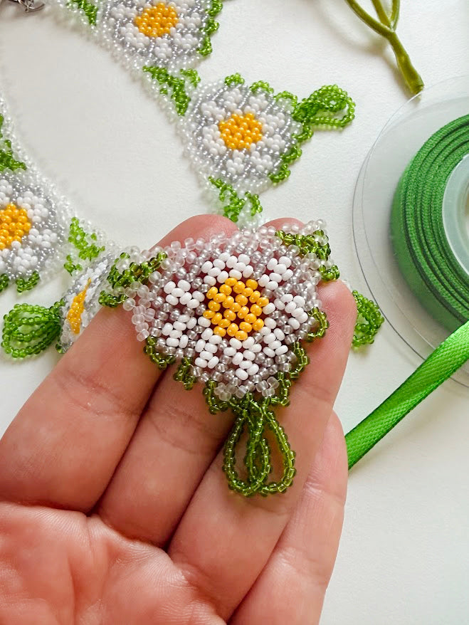 Beaded Necklace "Spring Daisy" | White, Green, Yellow & Silver | Handmade