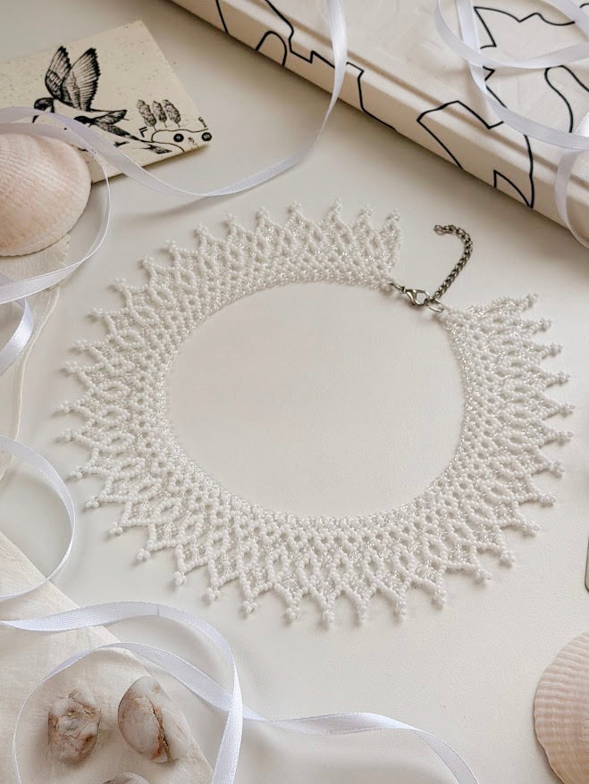 Colar de Contas "Renda de Neve" | Branco e Transparente | Feito à Mão