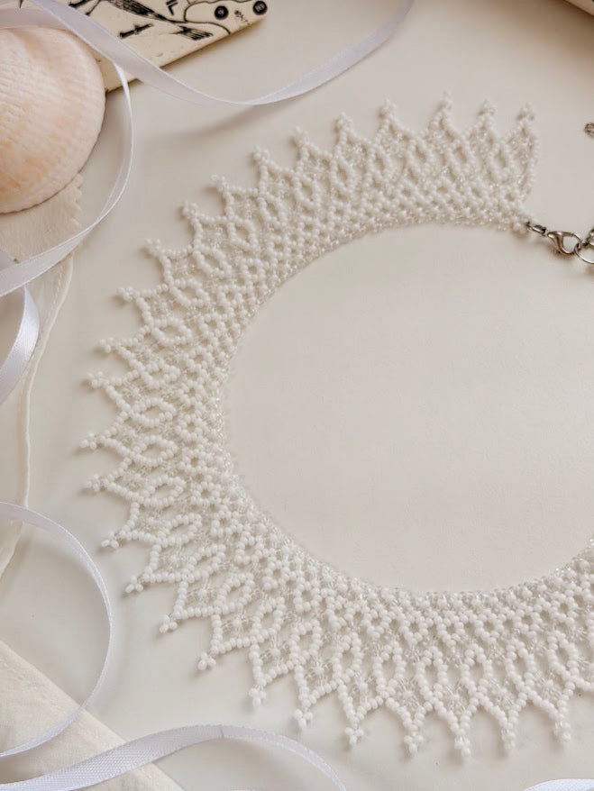 Colar de Contas "Renda de Neve" | Branco e Transparente | Feito à Mão