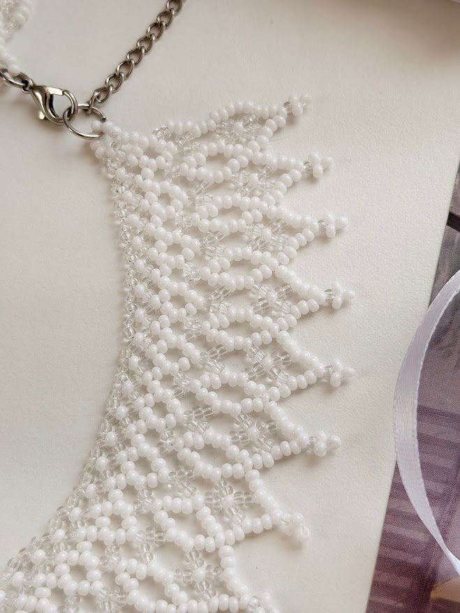 Colar de Contas "Renda de Neve" | Branco e Transparente | Feito à Mão